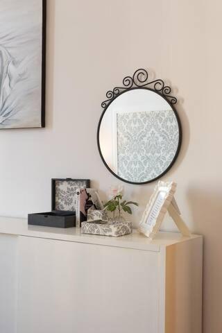 Vesuvius Suite - Elegante Appartamento In Centro Naples Exterior photo