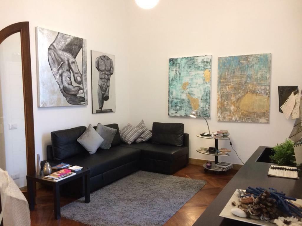 Vesuvius Suite - Elegante Appartamento In Centro Naples Exterior photo